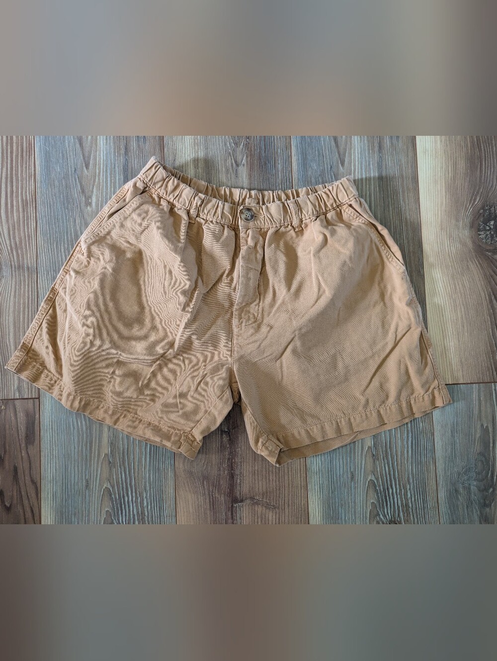 Chubbies Men's Casual Khaki Tan Elastic Waist Shorts Medium 5 Inch Inseam